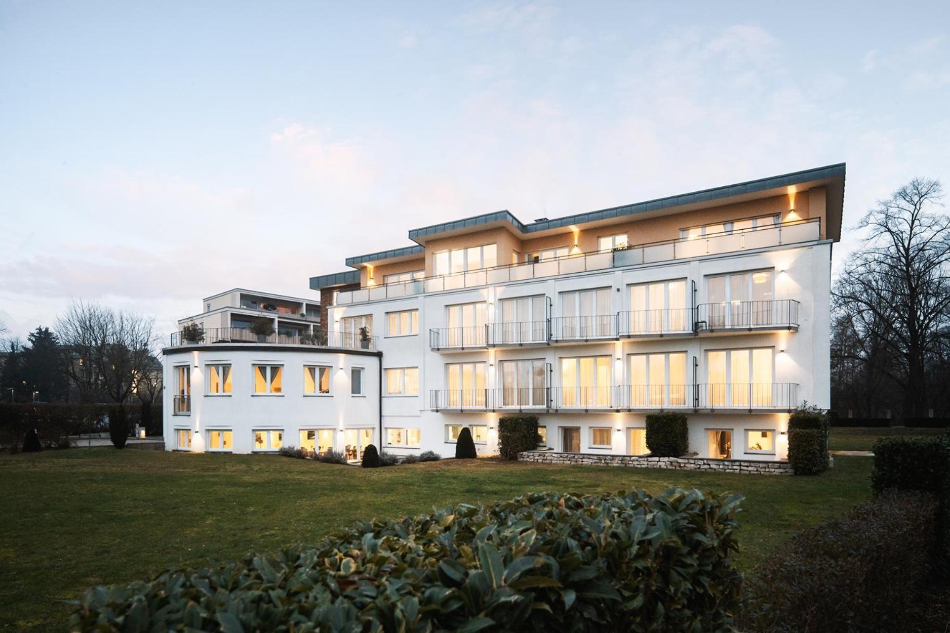 Hotel Vier Jahreszeiten Therme & Kliniken Bad Krozingen Naehe Freiburg & Schwarzwald Ideal Fuer Wellness Kur & Business Ausfluege 24H Check In- Wlan & Parken Gratis المظهر الخارجي الصورة