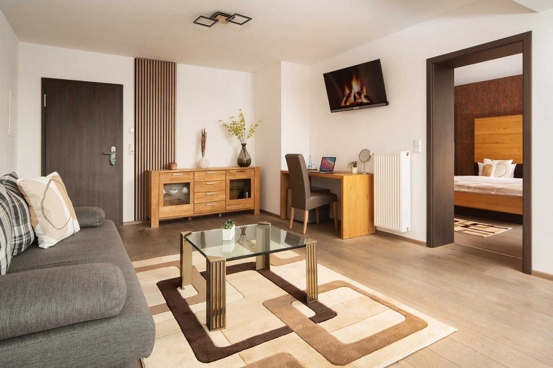 Hotel Vier Jahreszeiten Therme & Kliniken Bad Krozingen Naehe Freiburg & Schwarzwald Ideal Fuer Wellness Kur & Business Ausfluege 24H Check In- Wlan & Parken Gratis المظهر الخارجي الصورة