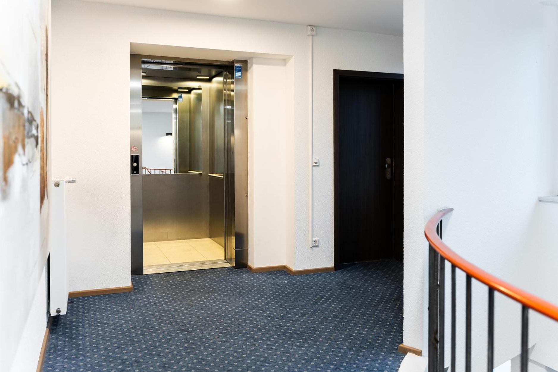 Hotel Vier Jahreszeiten Therme & Kliniken Bad Krozingen Naehe Freiburg & Schwarzwald Ideal Fuer Wellness Kur & Business Ausfluege 24H Check In- Wlan & Parken Gratis المظهر الخارجي الصورة