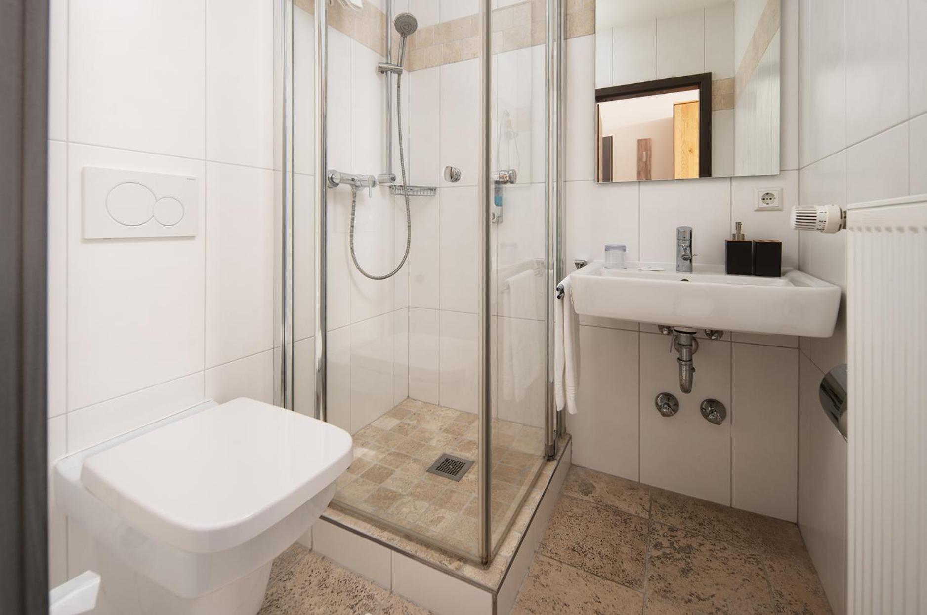 Hotel Vier Jahreszeiten Therme & Kliniken Bad Krozingen Naehe Freiburg & Schwarzwald Ideal Fuer Wellness Kur & Business Ausfluege 24H Check In- Wlan & Parken Gratis المظهر الخارجي الصورة