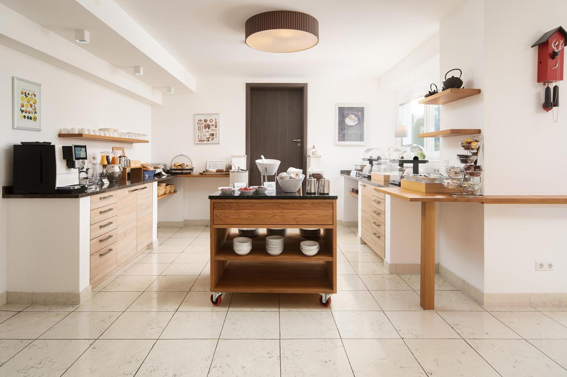 Hotel Vier Jahreszeiten Therme & Kliniken Bad Krozingen Naehe Freiburg & Schwarzwald Ideal Fuer Wellness Kur & Business Ausfluege 24H Check In- Wlan & Parken Gratis المظهر الخارجي الصورة