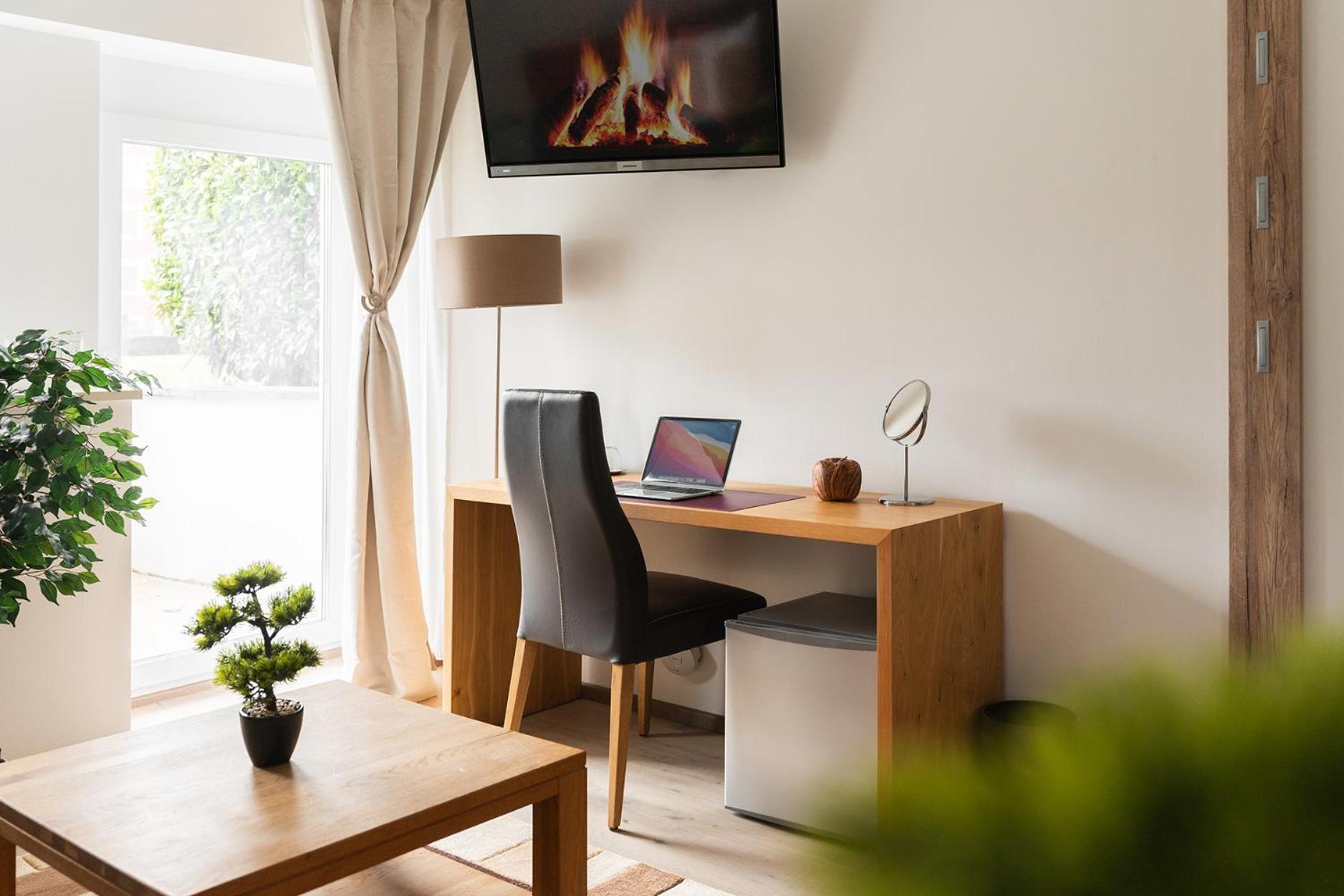 Hotel Vier Jahreszeiten Therme & Kliniken Bad Krozingen Naehe Freiburg & Schwarzwald Ideal Fuer Wellness Kur & Business Ausfluege 24H Check In- Wlan & Parken Gratis المظهر الخارجي الصورة