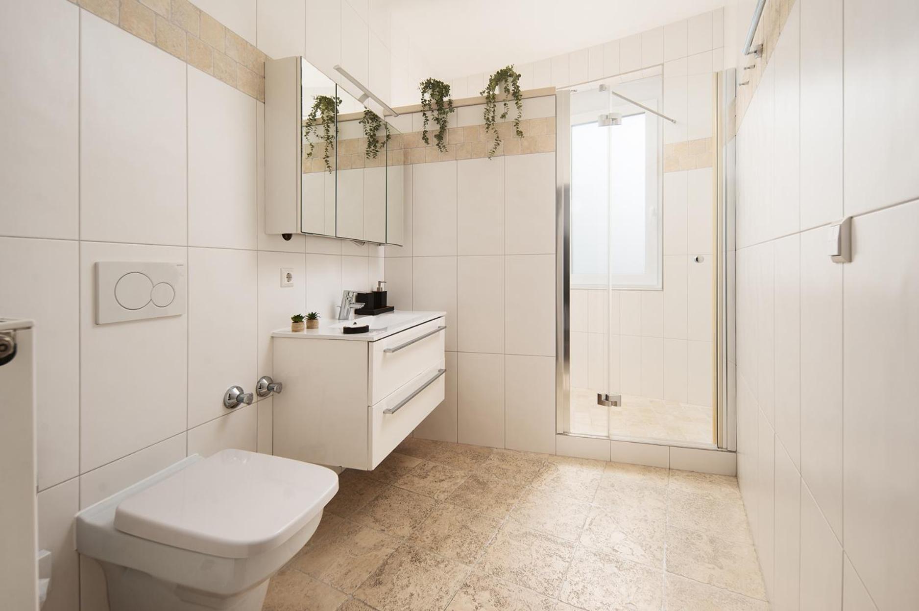 Hotel Vier Jahreszeiten Therme & Kliniken Bad Krozingen Naehe Freiburg & Schwarzwald Ideal Fuer Wellness Kur & Business Ausfluege 24H Check In- Wlan & Parken Gratis المظهر الخارجي الصورة