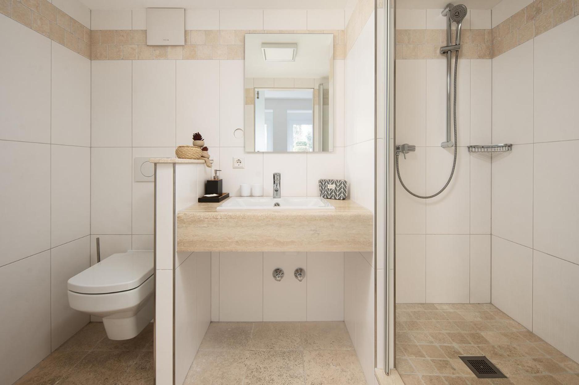 Hotel Vier Jahreszeiten Therme & Kliniken Bad Krozingen Naehe Freiburg & Schwarzwald Ideal Fuer Wellness Kur & Business Ausfluege 24H Check In- Wlan & Parken Gratis المظهر الخارجي الصورة