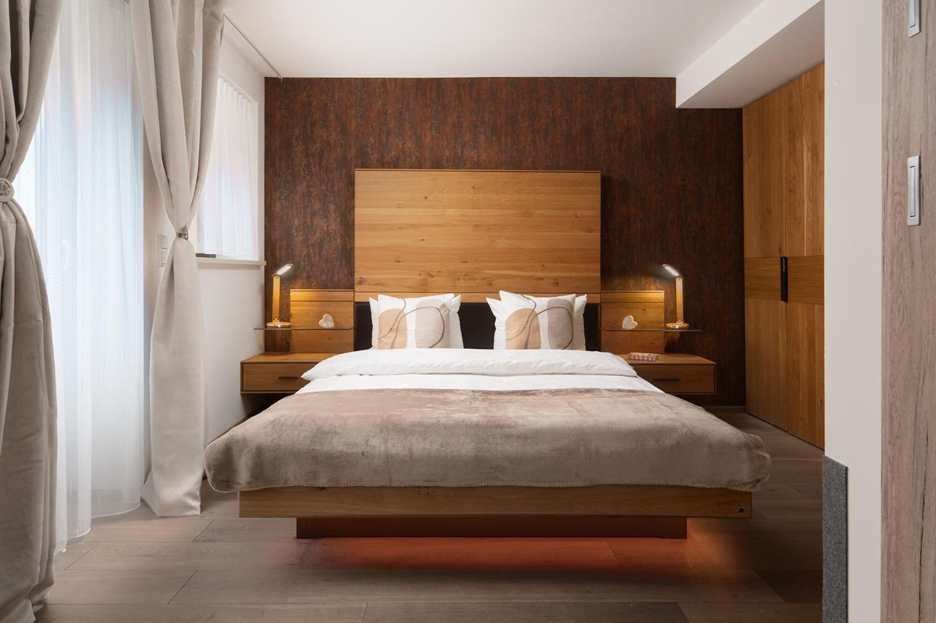 Hotel Vier Jahreszeiten Therme & Kliniken Bad Krozingen Naehe Freiburg & Schwarzwald Ideal Fuer Wellness Kur & Business Ausfluege 24H Check In- Wlan & Parken Gratis المظهر الخارجي الصورة